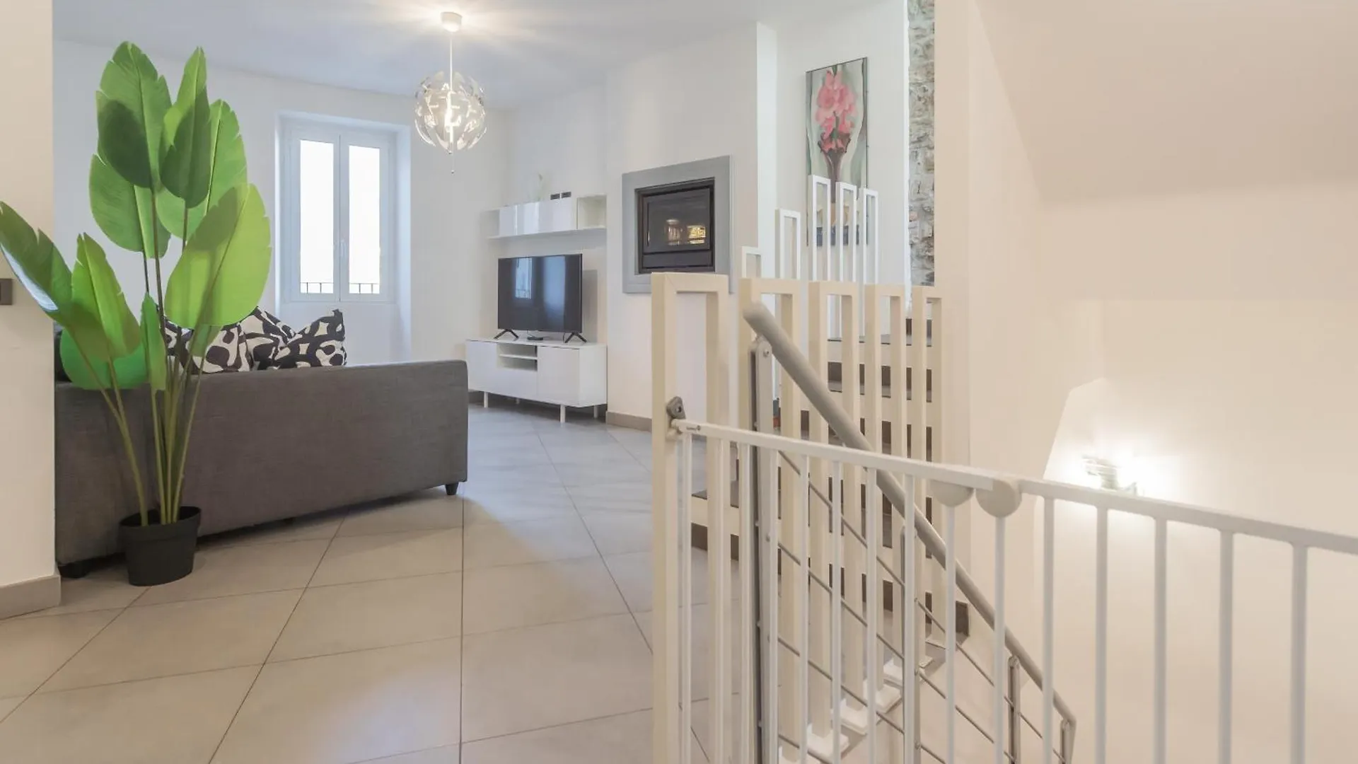 Villa Clara Parking,Wifi,Jacuzzi On Lake Como Torno Italien