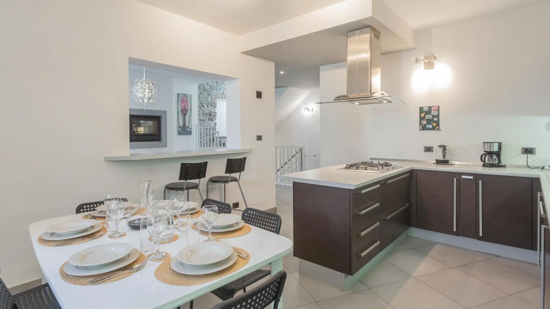 Villa Clara Parking,Wifi,Jacuzzi On Lake Como Torno 0*,  Italien